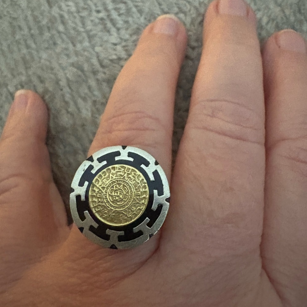 Good pre loved condition ring size 7